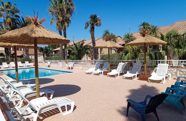 Holiday Home 'La Capelle 4 Persons 877' with Shared Pool, Wi-Fi and Air Conditioning