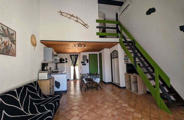 Holiday Home 'La Capelle 4 Personnes 349' with Shared Pool, Wi-Fi and Air Conditioning