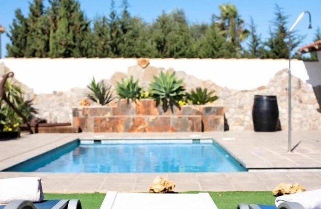 Holiday home with pool