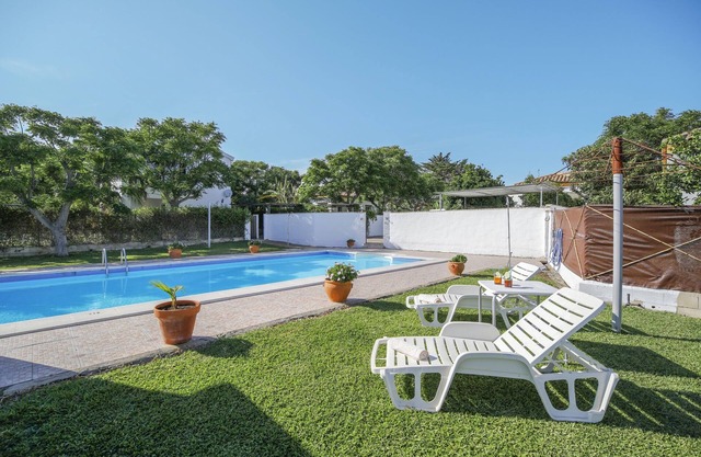 Holiday Home 'Los Paraisos 2' with Wi-Fi, Garden, Terrace & Shared Pool