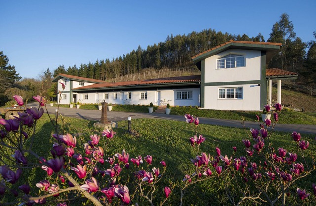 Holiday Home 'Bizkar Bare' with Mountain View, Private Terrace and Wi-Fi