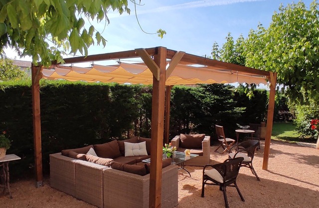 Holiday Home "Casa Rural Can Abres" with Pool, Garden & Wi-Fi