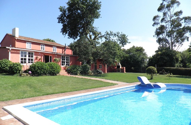 Holiday Home 'Casa De Piñeiro Y Spa Optional' with Mountain Views, Private Pool and Wi-Fi