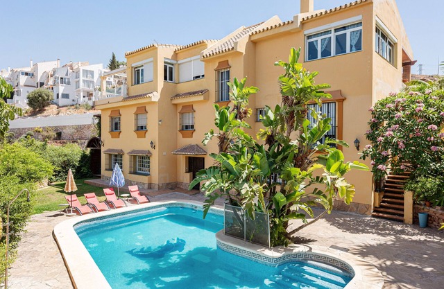 Holiday Home 'Casa Del Golf - 10 Minutes on Foot' with Mountain View, Private Pool and Wi-Fi