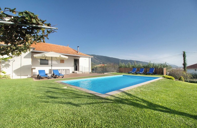 Holiday Home 'Casa Do Cato' with Sea View, Wi-Fi and Air Conditioning