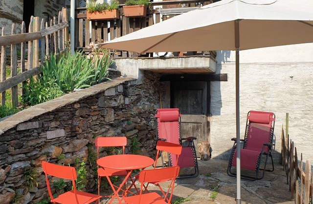 Holiday Home 'Casa Piccola' with Mountain View, Private Garden and Wi-Fi