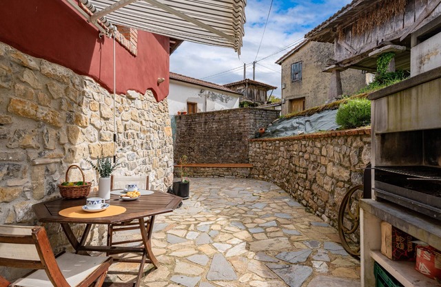 Holiday Home 'Casa Rural Adrimar' with Mountain Views, Wi-Fi and Air Conditioning