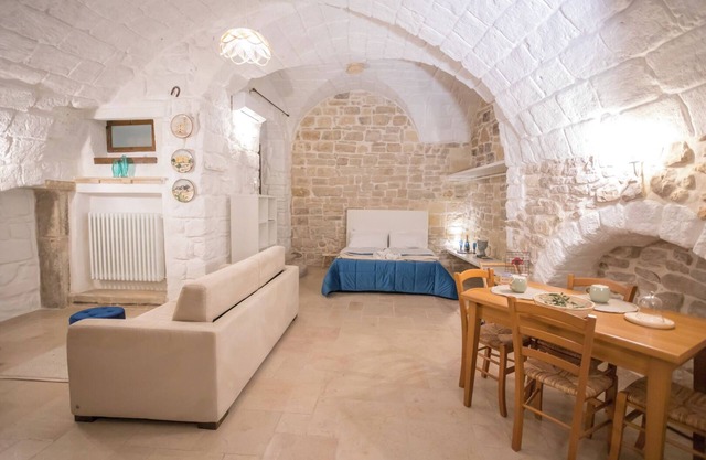 Holiday Home 'Charme Room Dimora D'incanto' with Wi-Fi and Air Conditioning