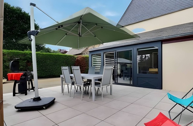 Holiday Home 'Cours Péan' with Private Terrace, Private Garden and Wi-Fi