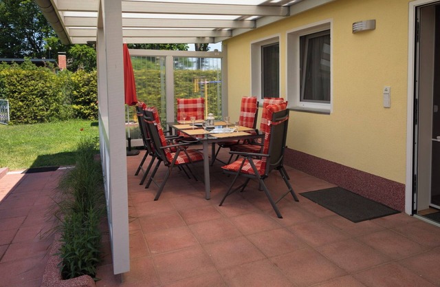 Holiday Home 'Ferienhaus Großtrappe, Barrierefrei' with Private Terrace, Private Garden and Wi-Fi