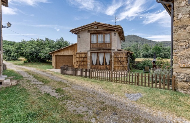 Holiday Home 'El Niu' with Mountain View, Wi-Fi and Air Conditioning