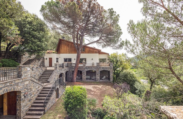Holiday Home 'Casa Gran' with Mountain View, Private Terrace and Wi-Fi