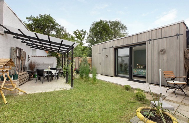 Holiday Home 'Ferienhaus Am Salzwedeler Tor' with Private Terrace, Private Garden and Wi-Fi