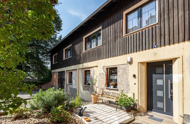 Holiday Home 'Ferienhaus Unterm Schloss' with Balcony and Wi-Fi