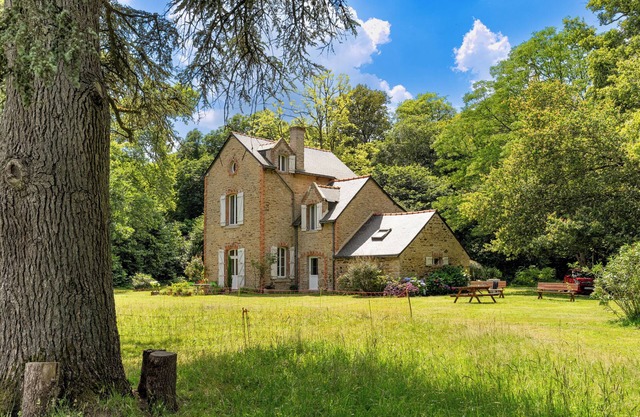 Holiday Home 'Gîte Rénové Pleine Nature Kerdary' with Private Terrace, Private Garden and Wi-Fi