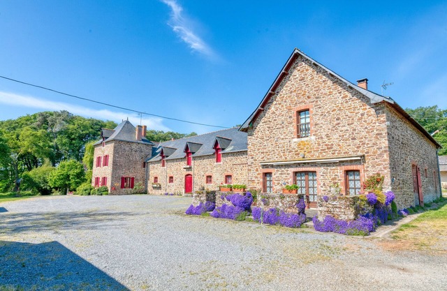 Holiday Home 'Gîte Le Champ Du Bois' with Private Terrace, Private Garden and Wi-Fi
