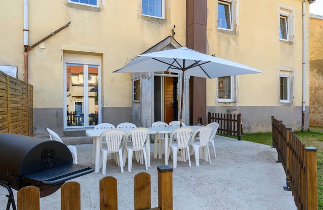 Holiday Home 'Gîte Les 3 Cerfs - 3 Étoiles' with Mountain View, Private Terrace and Wi-Fi
