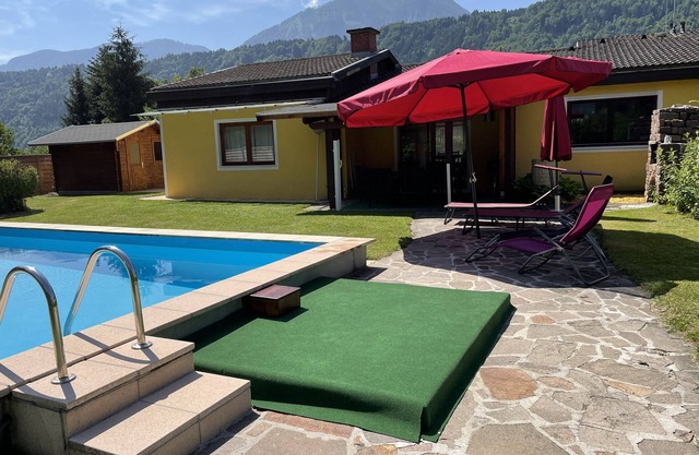 Holiday Home "Haus Linsendorf" with Private Lake Access, Pool & Wi-Fi