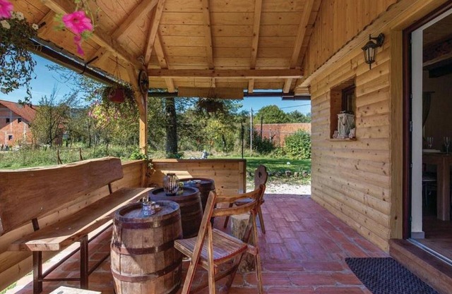 Holiday Home Ico - Three Bedroom Holiday Home with Swimming Pool