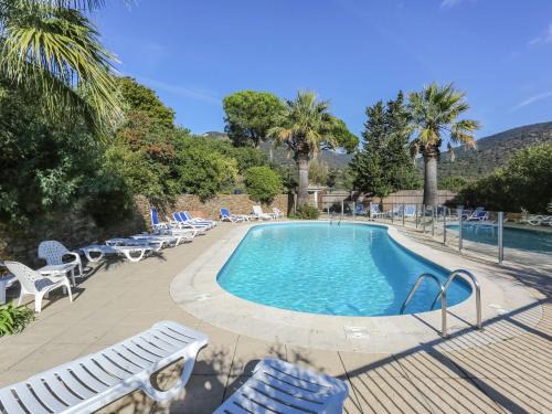 Holiday Home in Bormes near Beaches & Pool