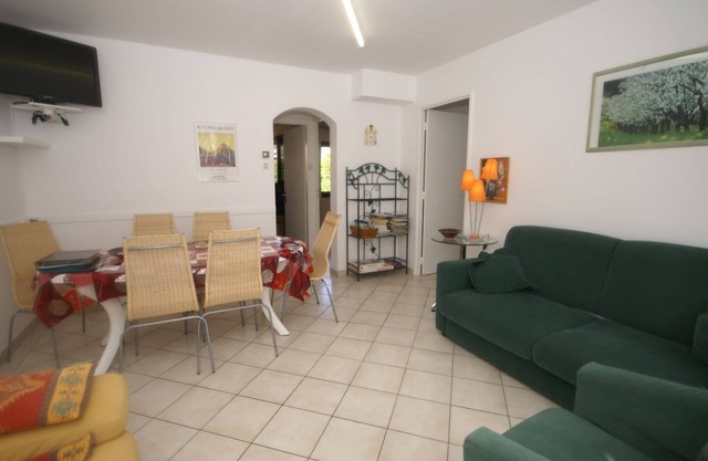 Holiday home in Vic-sur-Seille near the forest