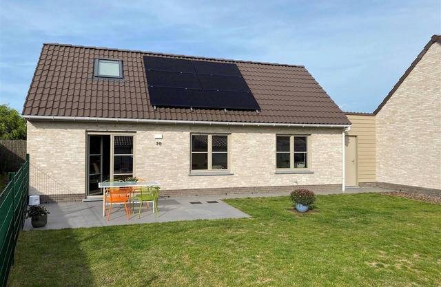 Holiday Home in Koksijde with BBQ & Garden