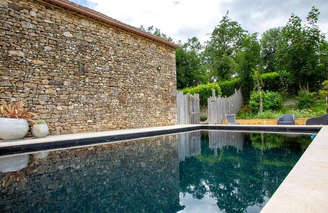 Holiday Home in Loubejac with Bubble Bath