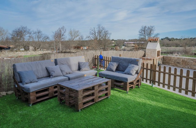 Holiday Home 'La Isi' with Private Garden and Wi-Fi