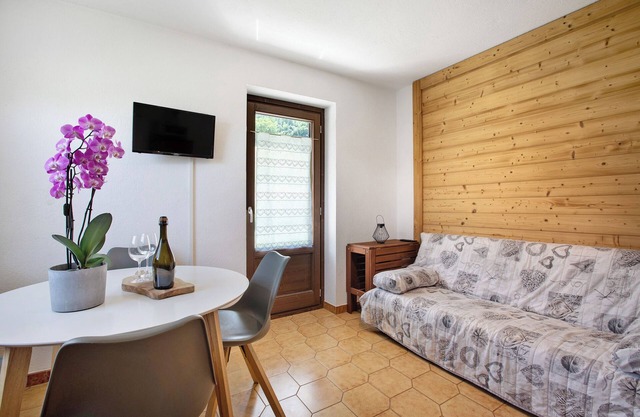 Holiday Home 'Le Cré Appartamento 4' with Mountain View, Shared Garden and Wi-Fi
