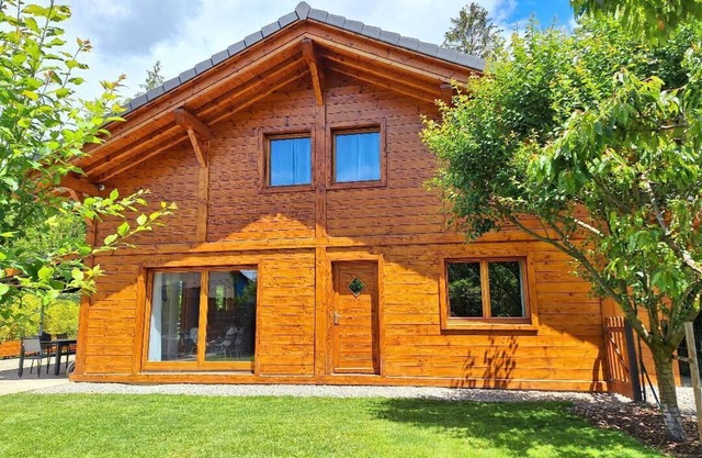 Holiday Home 'Le Refuge - Faucigny' with Mountain View, Private Terrace and Wi-Fi