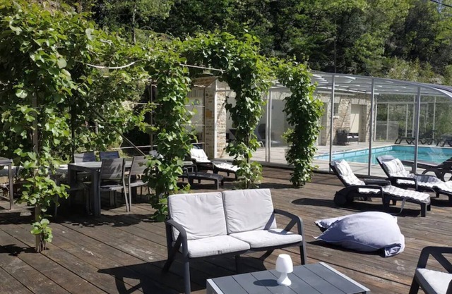 Holiday Home 'Les Châtaigniers' with Mountain View, Private Garden and Wi-Fi