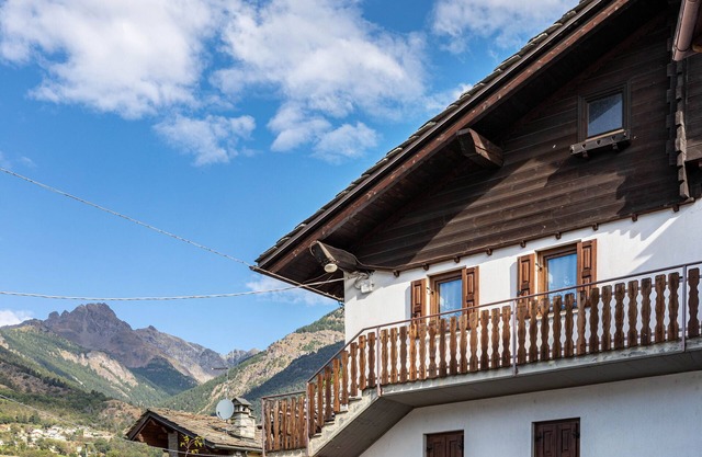 Holiday Home 'Lo Sondzo' with Mountain View, Shared Terrace and Wi-Fi