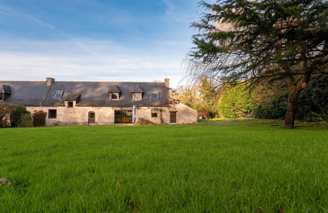 Holiday Home 'Longère 200 M2' with Private Terrace, Private Garden and Wi-Fi