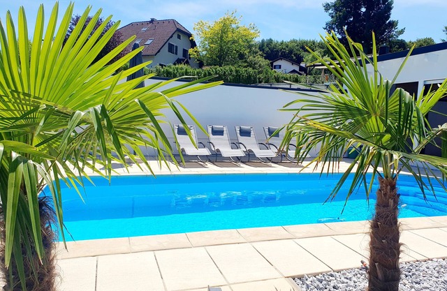 Holiday Home 'Luxury Villa Vienna' with Private Pool, Private Garden and Wi-Fi