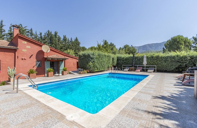 Holiday Home 'Maison Avec Piscine En Catalogne' with Mountain View, Wi-Fi and Air Conditioning