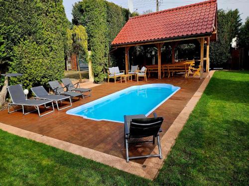 Holiday Home near Baltic Sea and Lake Kolczewo