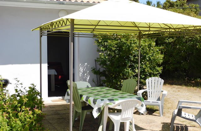 Holiday Home 'Océan - Domaine Des Landes' with Shared Pool, Terrace and Shared Garden