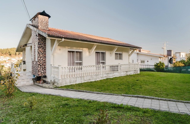 Holiday Home 'Casa Familiar' with Mountain View, Private Terrace and Wi-Fi