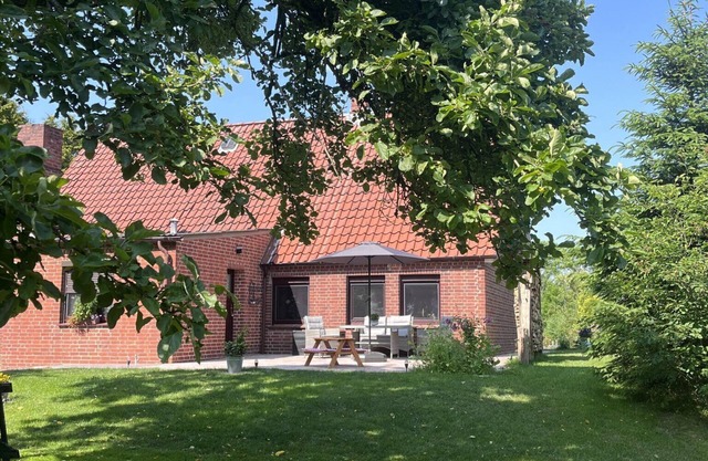 Holiday Home 'Urlaub An Der Elbmündung' with Private Terrace, Private Garden and Wi-Fi