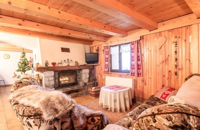 Holiday Home 'Valentine' with Mountain View, Private Terrace and Wi-Fi