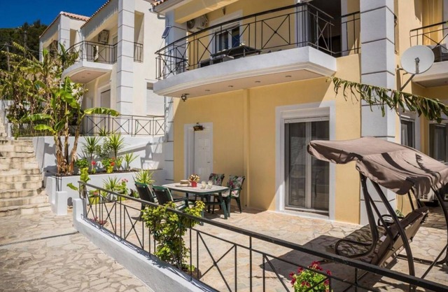 Holiday Home 'Villa Evita' with Sea View, Garden, Terrace & Wi-Fi