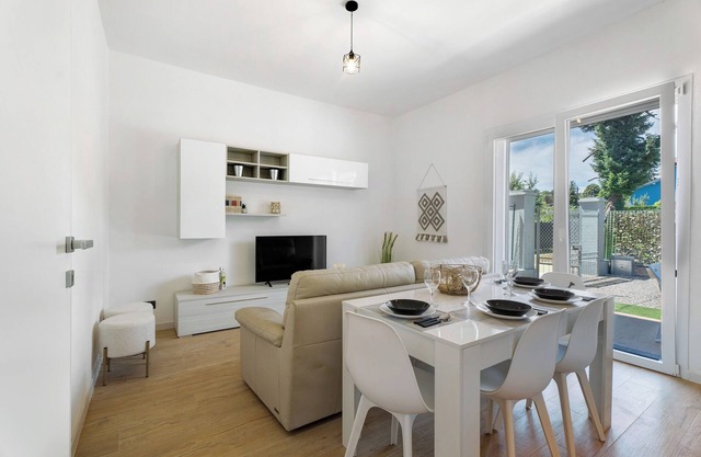 Holiday Home 'Villa Lilia Appartamento Verde' with Shared Garden and Wi-Fi