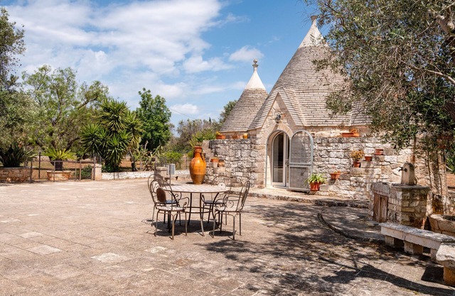 Holiday Home 'Villa Trullo Ulivo' with Private Pool, Wi-Fi and Air Conditioning