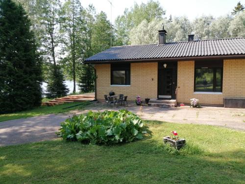 Holiday Home Villa Valkojarvi