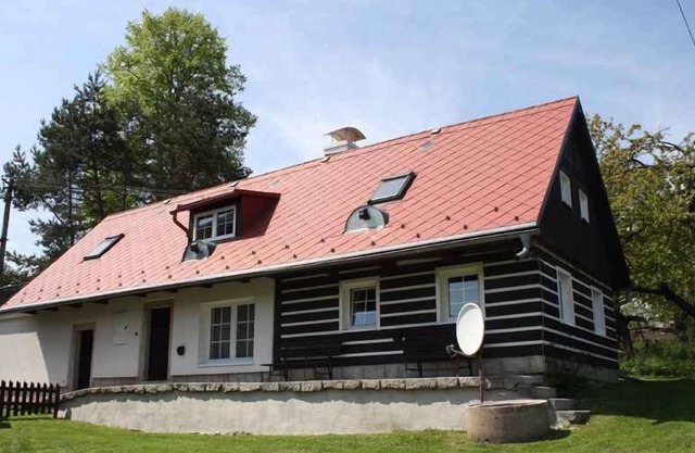 Holiday home with garden and barbecue facilities