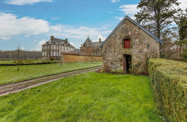 Holiday home with shared pool