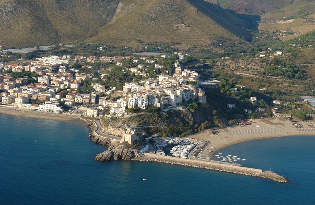HOLIDAY HOUSE CIRCE Romantic Sea View Apartment.