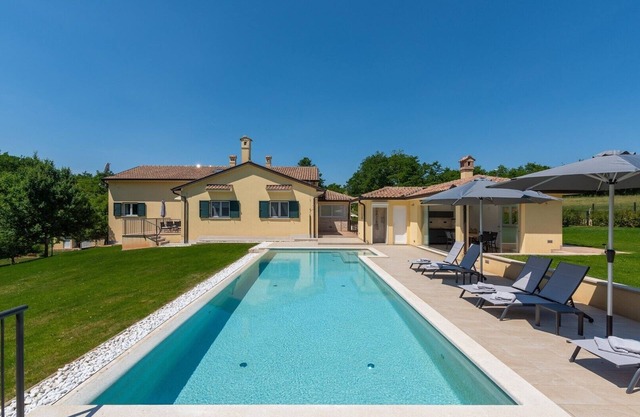 Holiday House Mateo with Private Pool