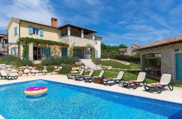 Holiday house Sveti Lovrec for 2 - 9 persons with 5 bedrooms - Holiday home