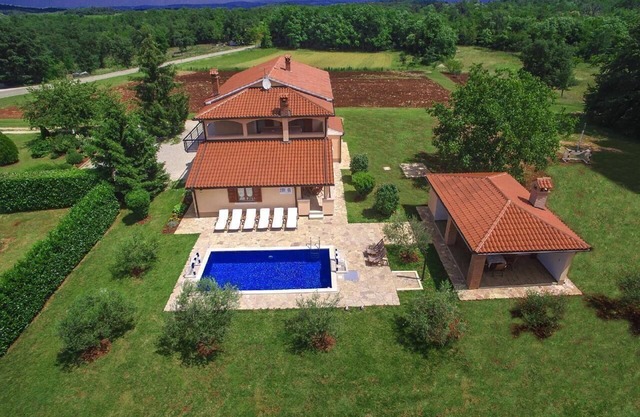 Holiday house Visnjan for 1 - 8 persons with 4 bedrooms - Holiday home